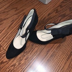 Nine West heels with bow
